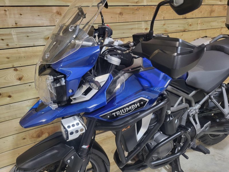 TRIUMPH Explorer