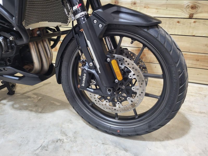 TRIUMPH Explorer