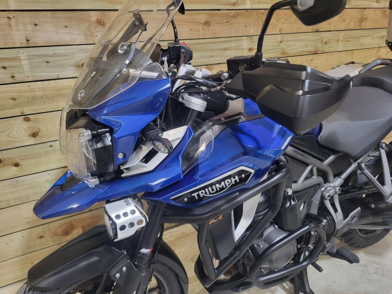 TRIUMPH Explorer