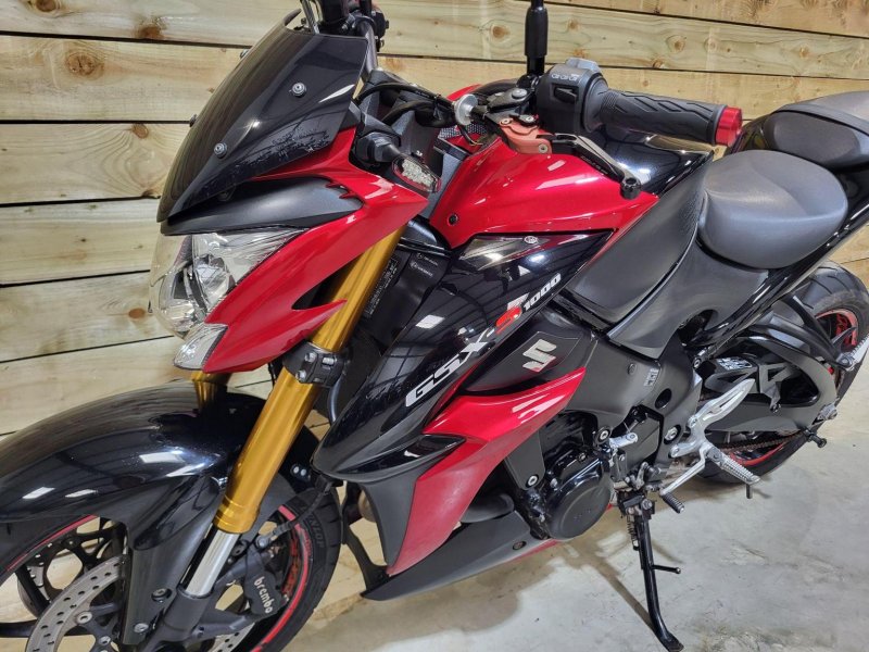 SUZUKI GSX-S1000