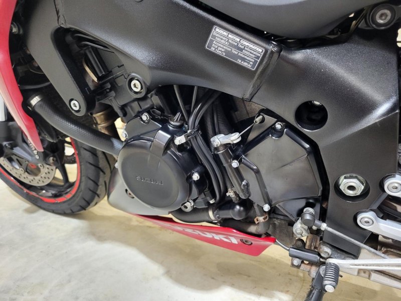 SUZUKI GSX-S1000