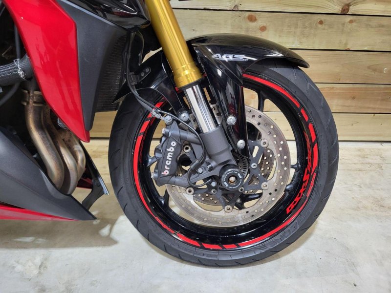 SUZUKI GSX-S1000