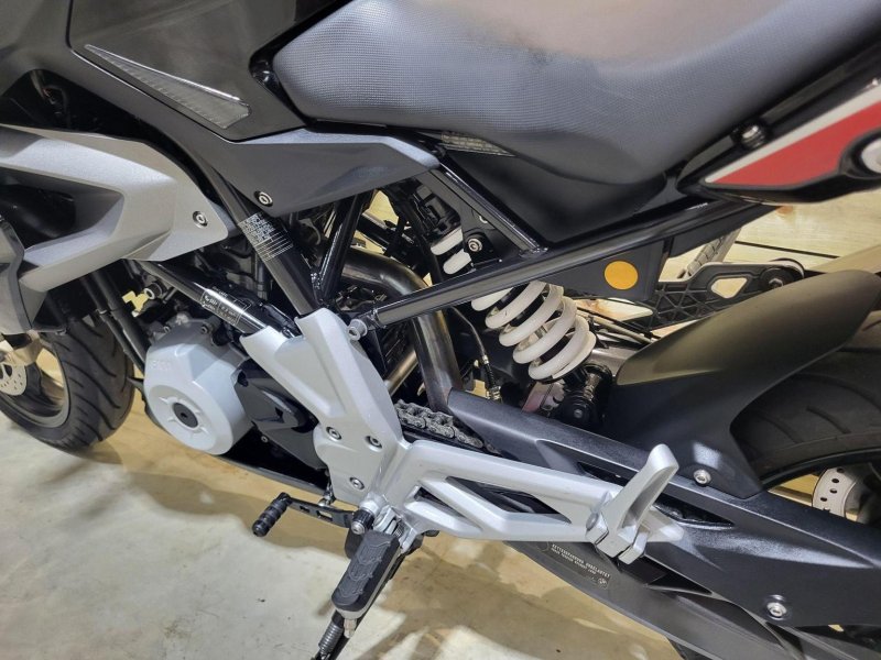 BMW G310R