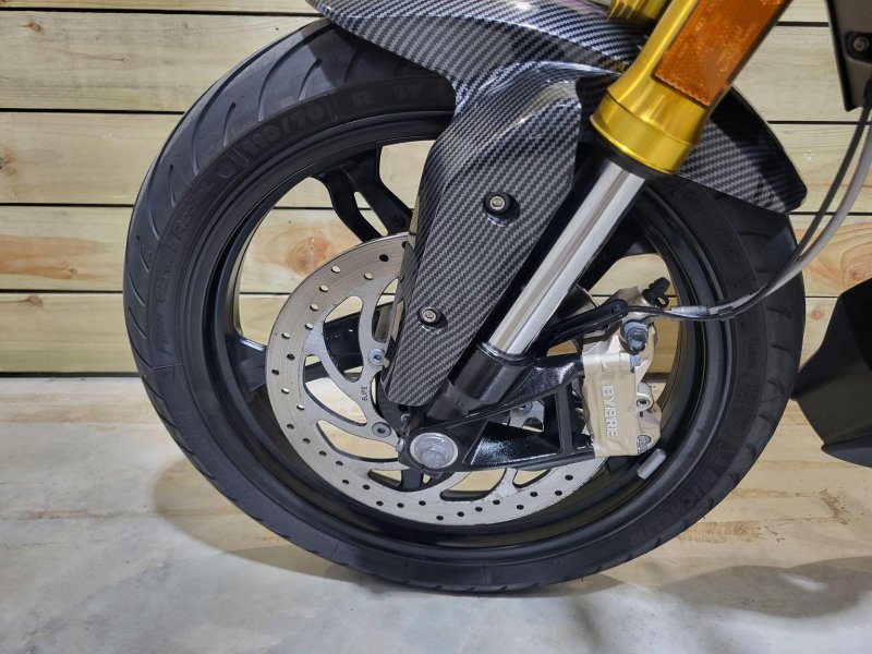 BMW G310R