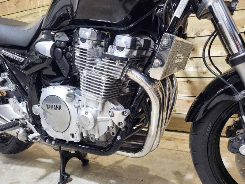 YAMAHA XJR1300