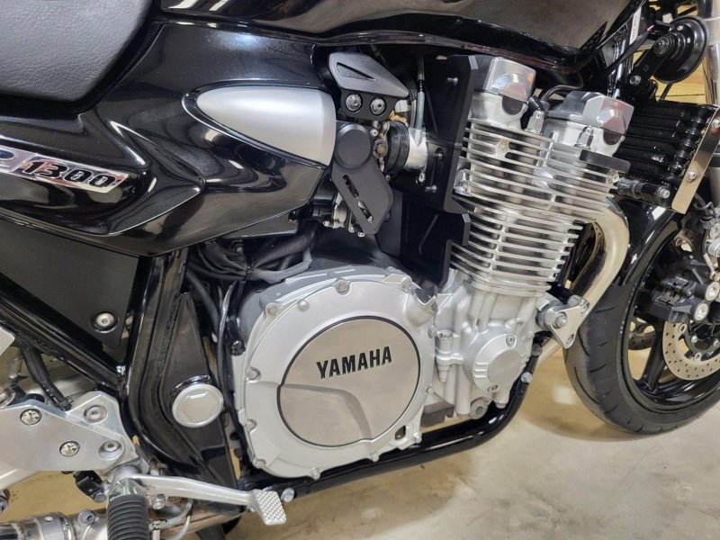 YAMAHA XJR1300