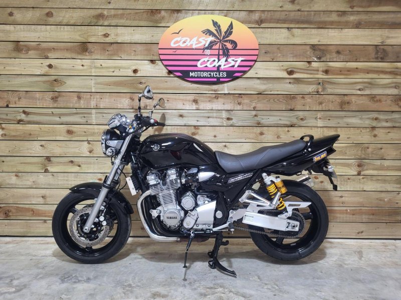 YAMAHA XJR1300