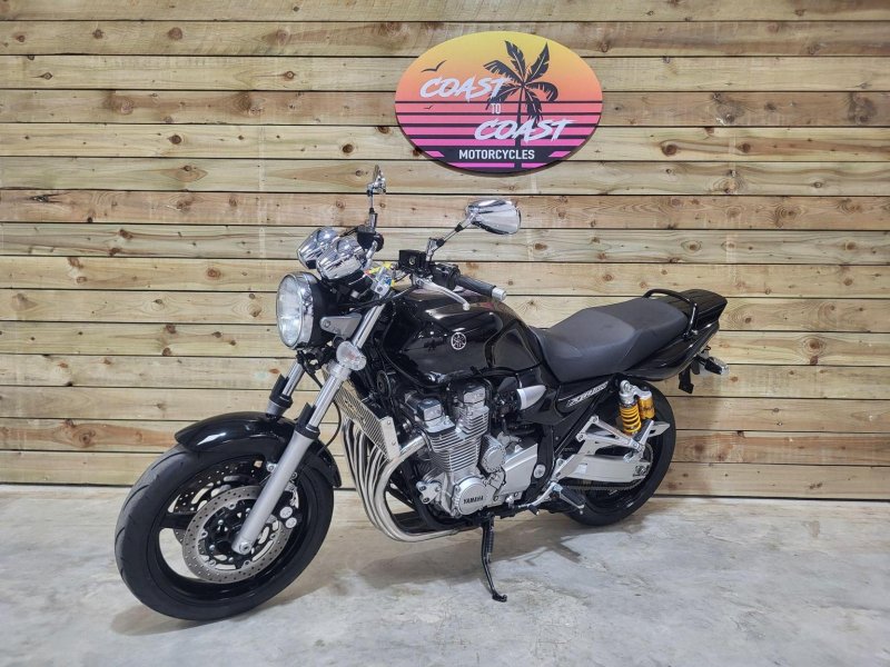 YAMAHA XJR1300