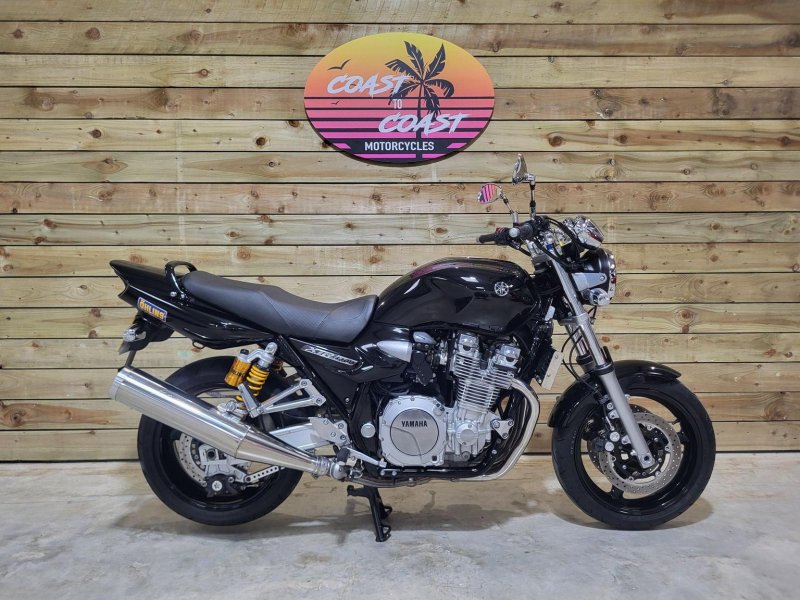 YAMAHA XJR1300