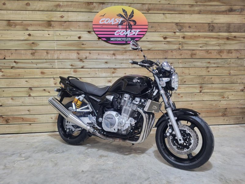 YAMAHA XJR1300