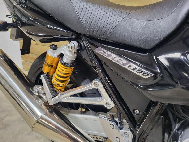 YAMAHA XJR1300