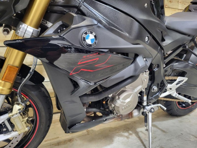 BMW S1000R