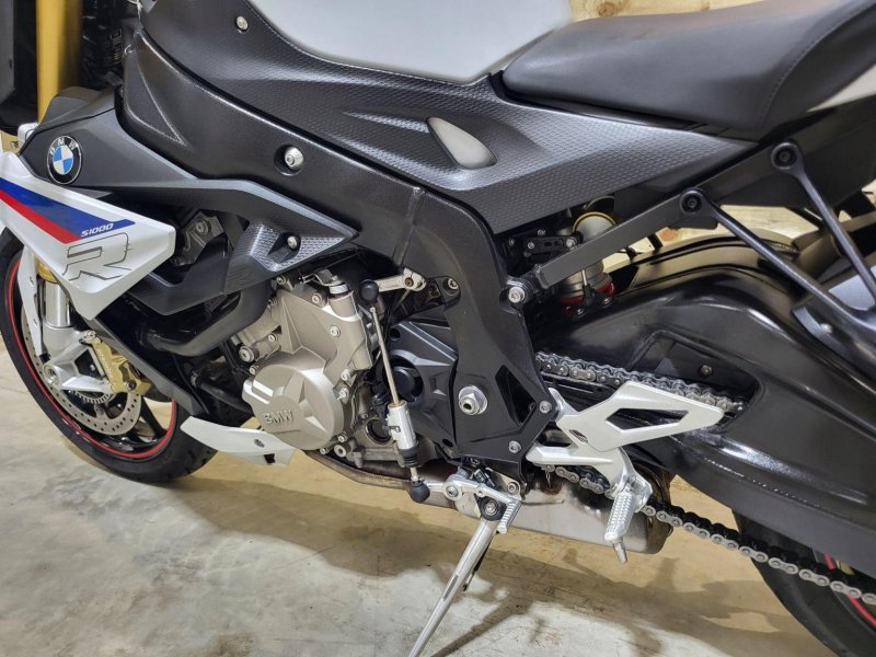 BMW S1000R