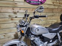 YAMAHA YBR125 CUSTOM