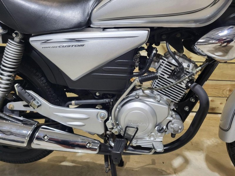YAMAHA YBR125 CUSTOM
