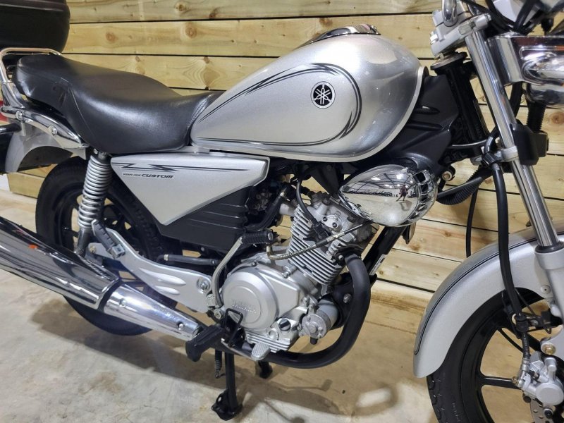 YAMAHA YBR125 CUSTOM