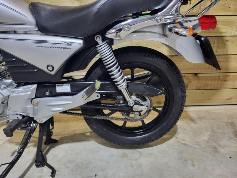 YAMAHA YBR125 CUSTOM