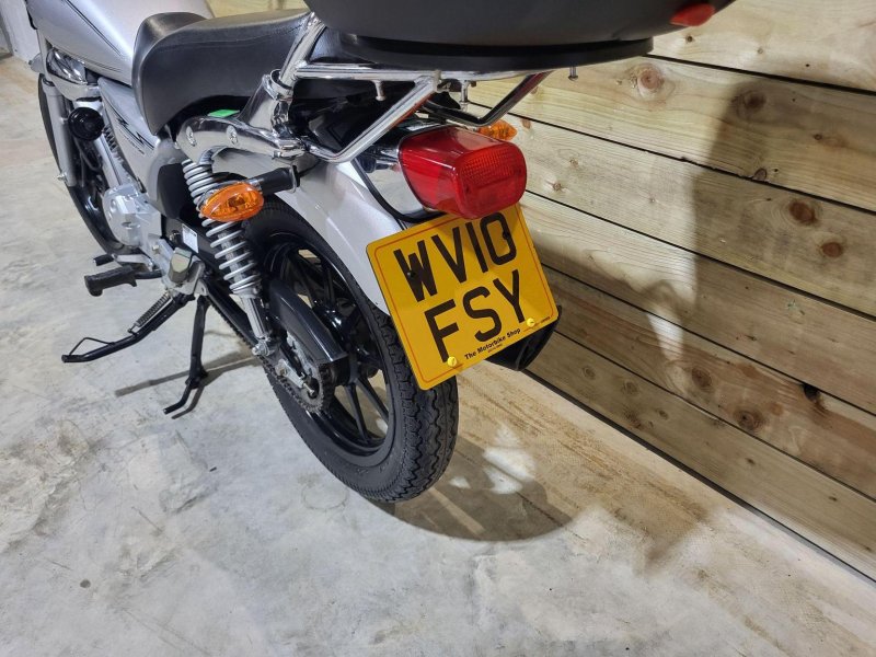 YAMAHA YBR125 CUSTOM