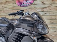 KAWASAKI 