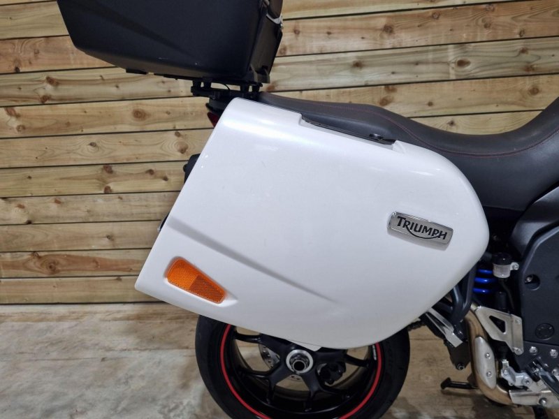 TRIUMPH TIGER 1050