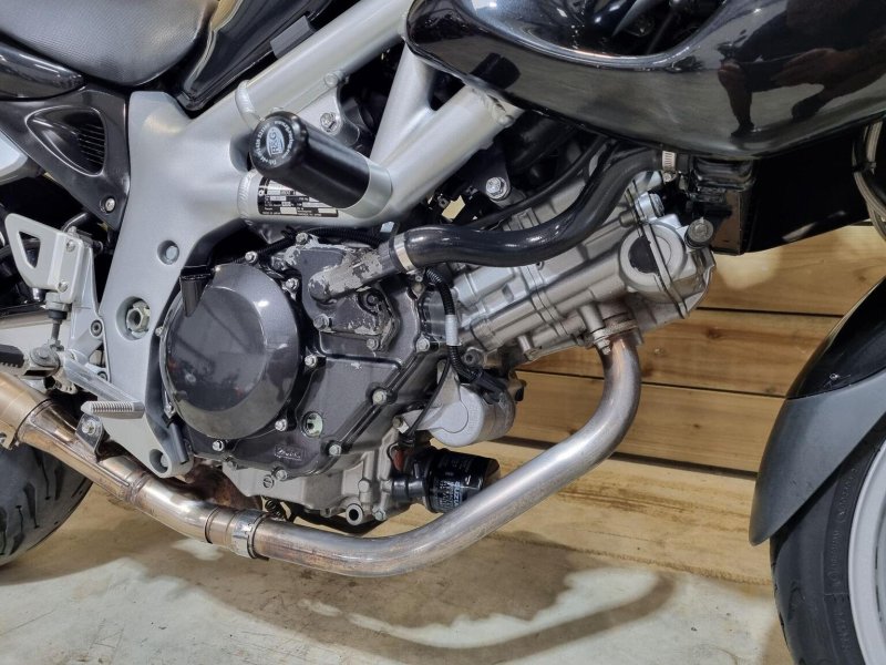 SUZUKI SV650S