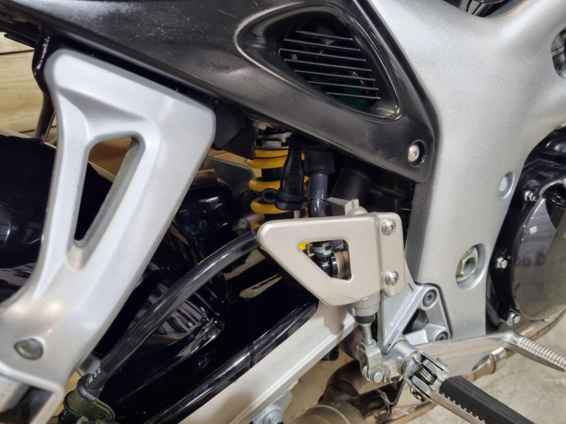 SUZUKI SV650S