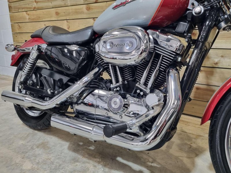 HARLEY-DAVIDSON Sportster
