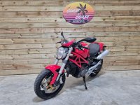 DUCATI MONSTER 696