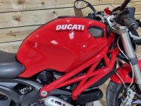 DUCATI MONSTER 696