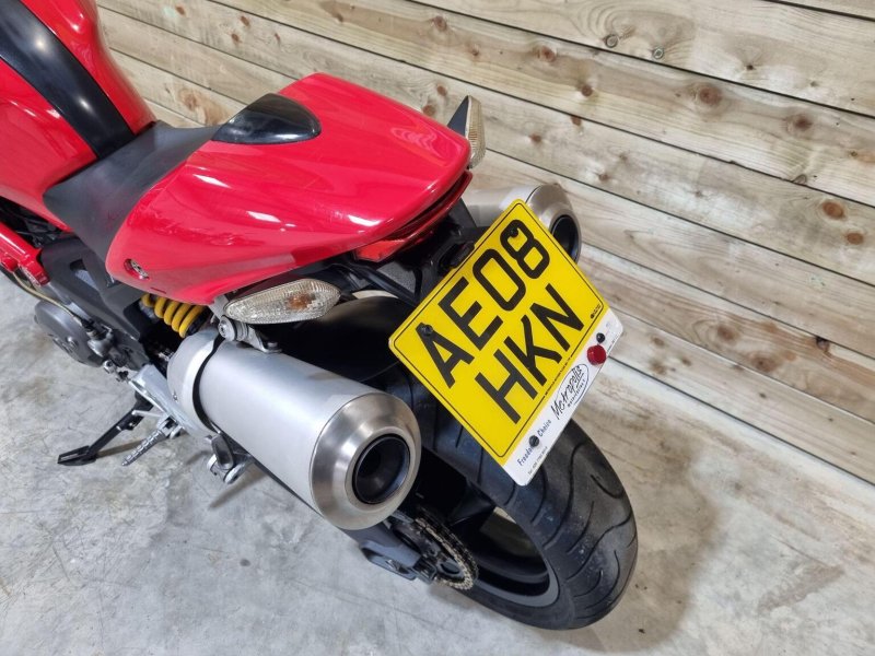 DUCATI MONSTER 696