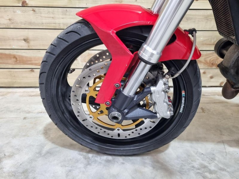 DUCATI MONSTER 696