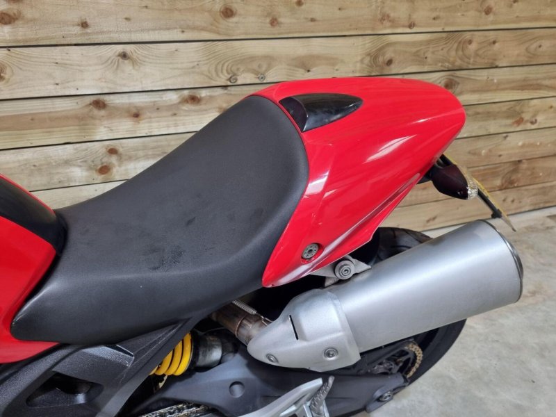 DUCATI MONSTER 696