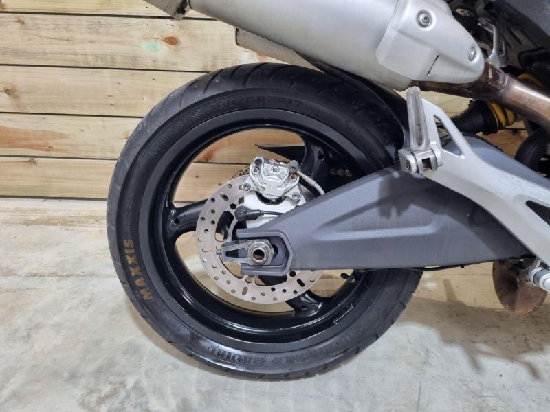 DUCATI MONSTER 696