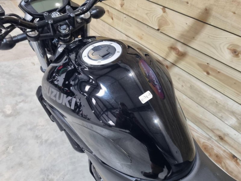 SUZUKI SV650