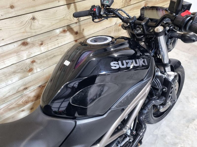 SUZUKI SV650