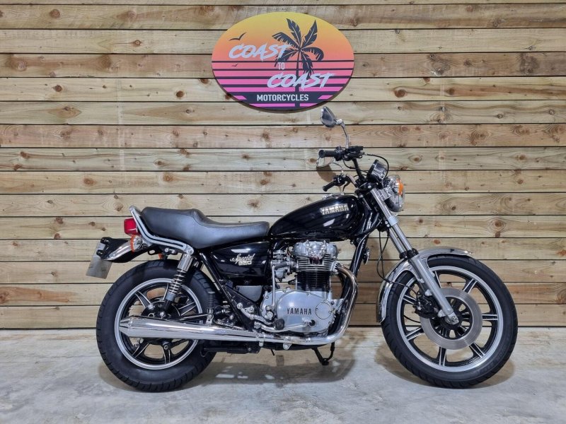 YAMAHA XS