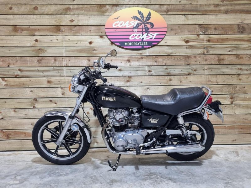 YAMAHA XS