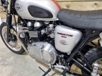 TRIUMPH THRUXTON 900