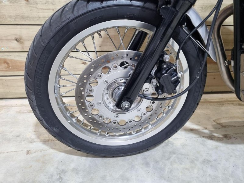 TRIUMPH THRUXTON 900